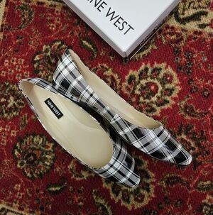 NWT ☆ Nine West Flat Shoes, Size 6.5, Brand NEW!